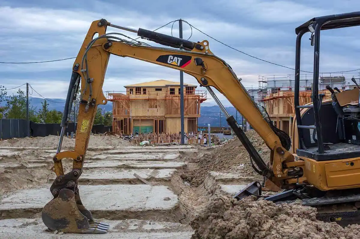 Caterpillar części — praktyczny przewodnik po wyborze i serwisie