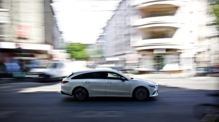 Jak korzystać z hybrydy plug-in, aby obniżyć zużycie paliwa?